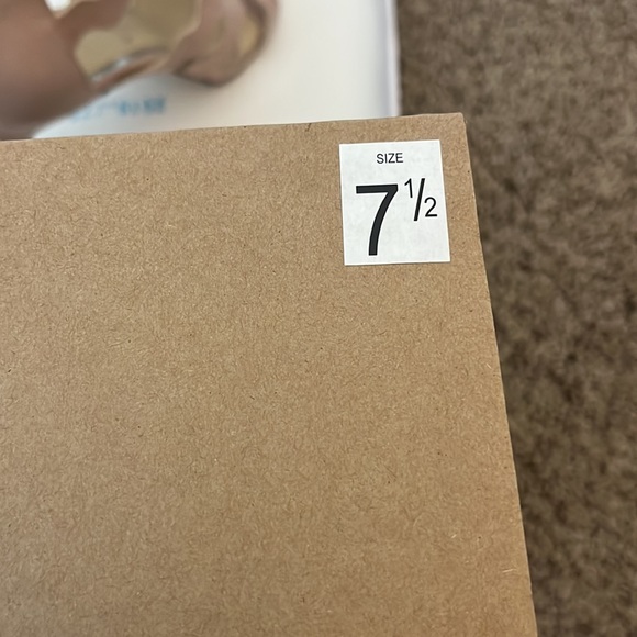 Jessica Simpson heels, blush pink, thin heel, 3 inch heel, worn once, size 7.5 - Picture 10 of 11